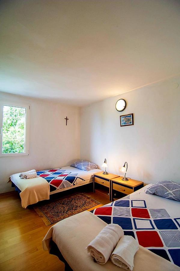 Beach House Splitska Exterior foto