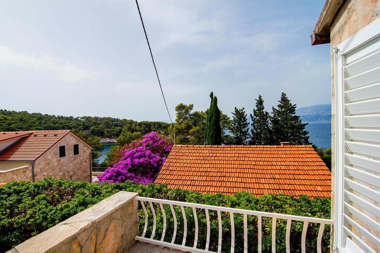 Beach House Splitska Exterior foto